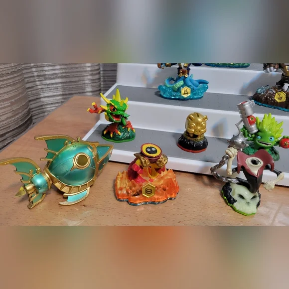 17 Pieces Skylanders Bundle Giants, Trap Team, SuperChargers, SWAP FORCE LOOSE - Picture 4 of 16